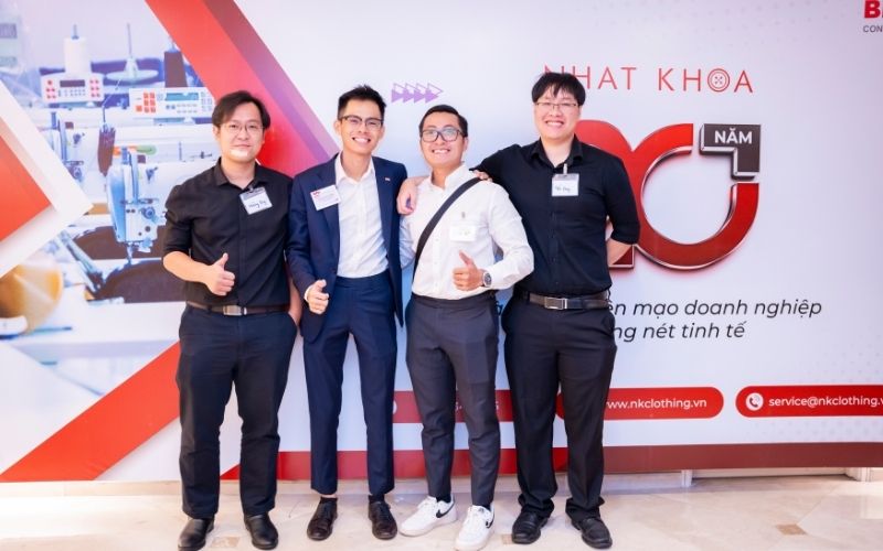 Nhất Khoa giúp bạn chọn mẫu đồng phục công ty