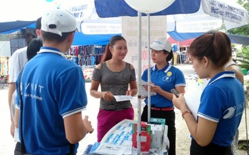 Các thiết kế thường có hình in, slogan độc đáo và sáng tạo