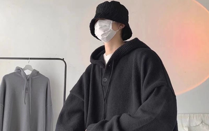 Dáng áo hoodie classic có form suông vừa vặn