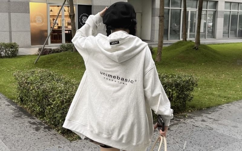 Bạn nên chọn áo có kích thước thoải mái cho bạn dễ hoạt động