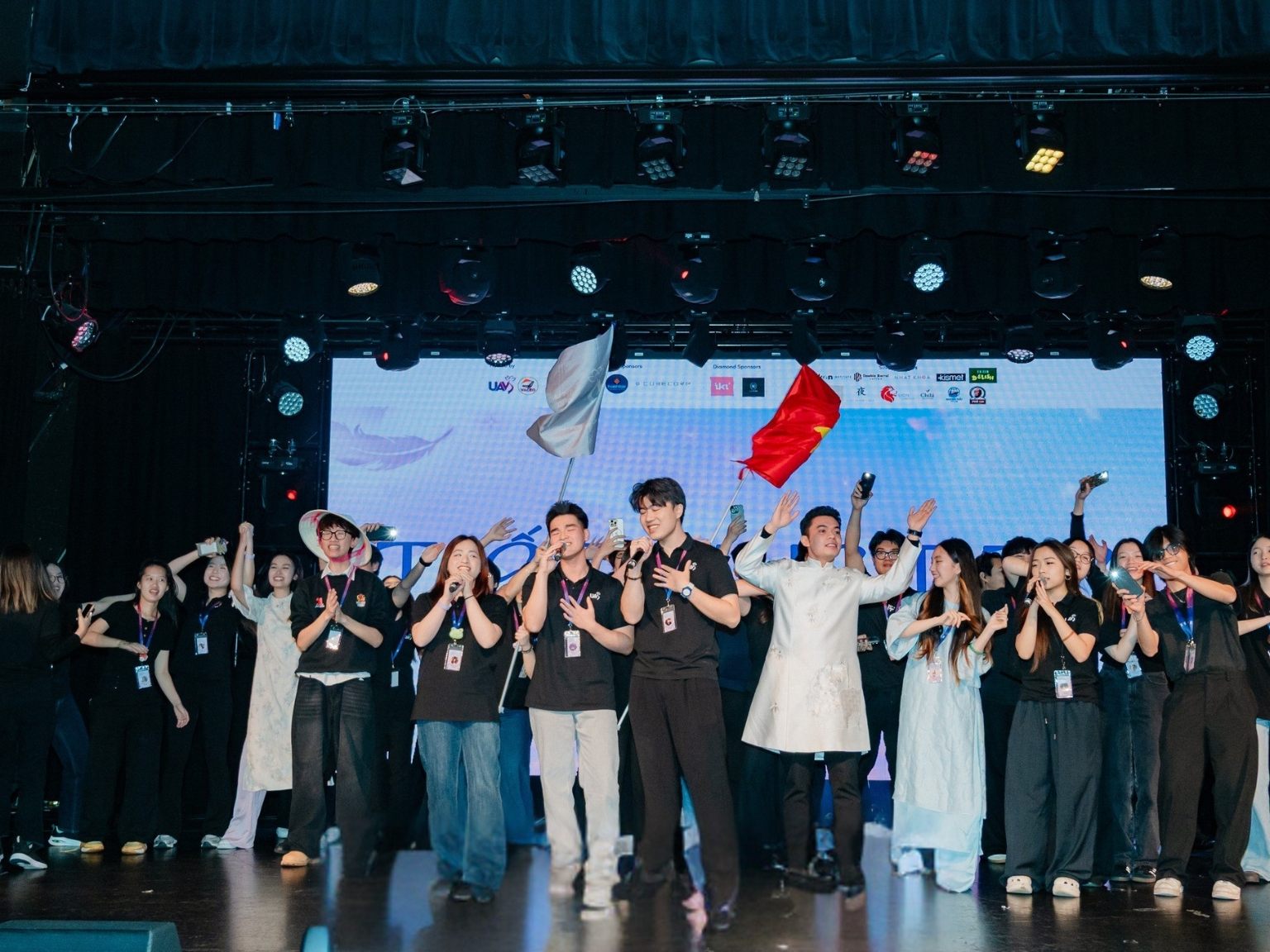 Nhất Khoa chọn vải cotton 100% giúp tạo sự thoải mái cho người mặc khi hoạt động