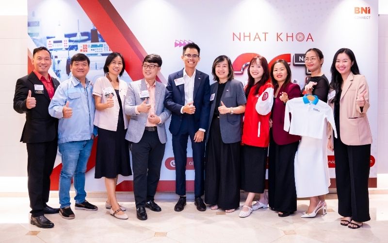 Nhất Khoa giúp bạn chọn cách phối đồ với áo hoodie