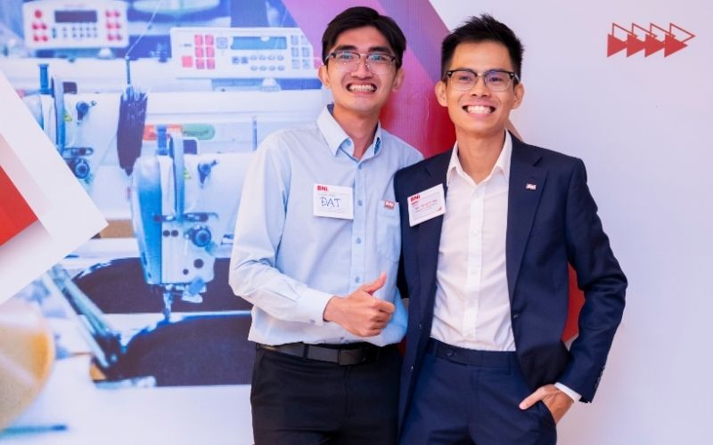 Nhất Khoa giúp bạn chọn các cách thắt dây áo hoodie