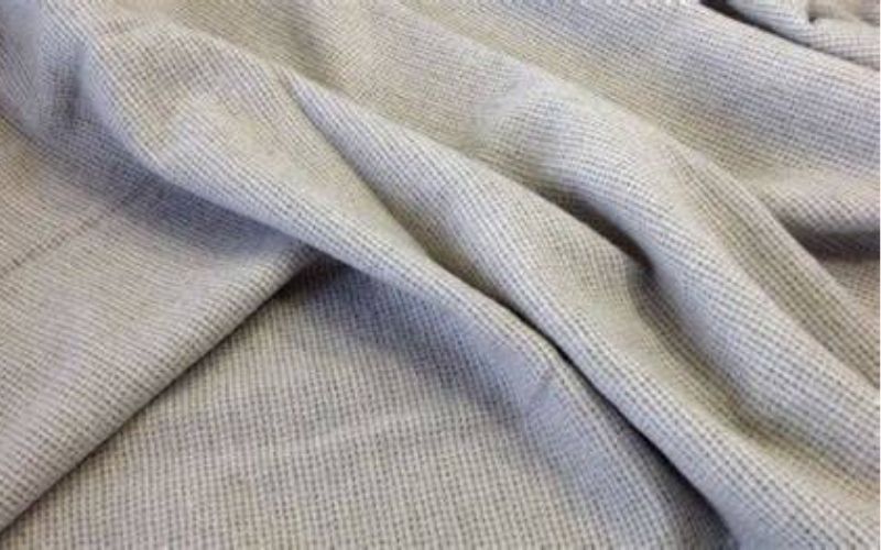 Bạn hãy lựa chọn các loại vải có khả năng giữ nhiệt tốt