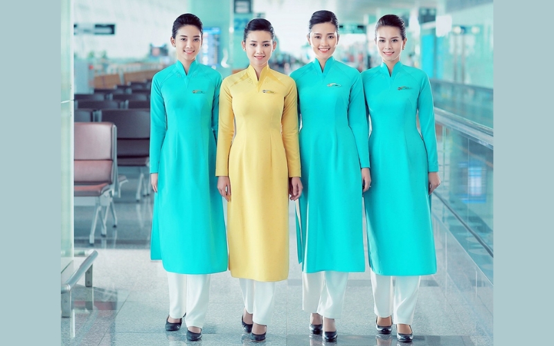 Áo dài tà lửng là một trong các mẫu áo dài công sở mang lại sự năng động, trẻ trung