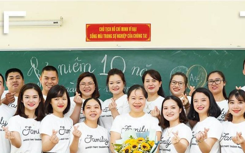 Thiết kế kết hợp font chữ độc đáo, các hình vẽ chibi và icon ngộ nghĩnh