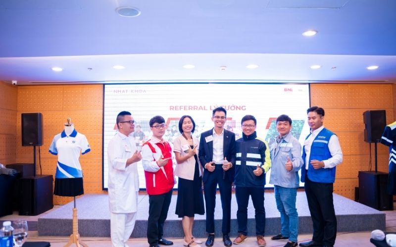 Nhất Khoa giúp bạn chọn quà cho ngày Nhà Giáo Việt Nam 20 11
