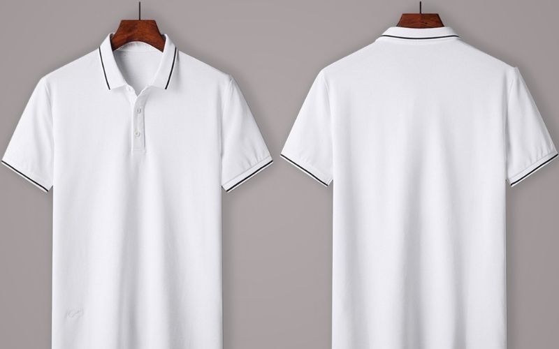 Một chiếc áo polo đồng phục được thiết kế riêng cho sự kiện