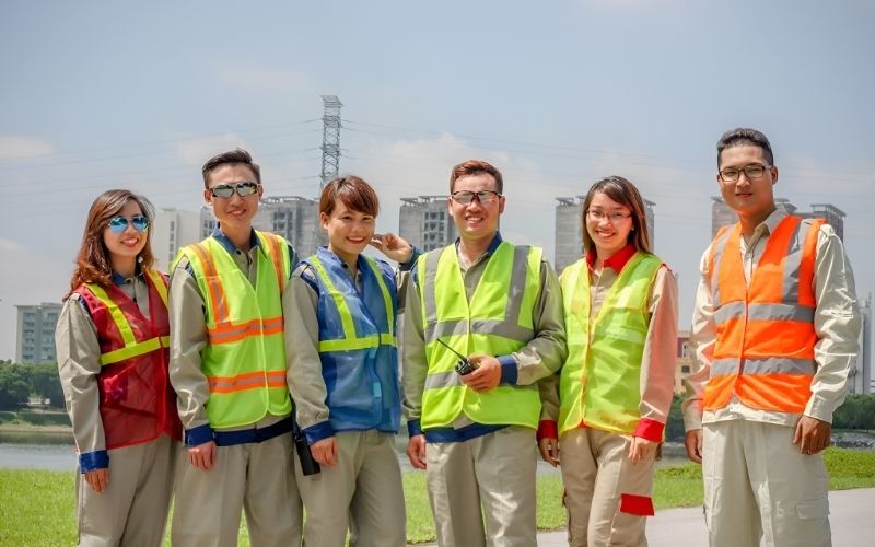 Bạn nên chọn form dáng phù hợp với đa số vóc dáng của nhân viên