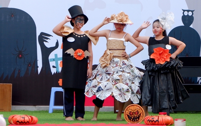 Một bộ trang phục halloween tự làm cho bé giúp kích thích sự sáng tạo