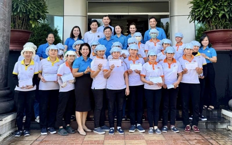 Bạn nên chọn đồng phục phù hợp với công việc của mình