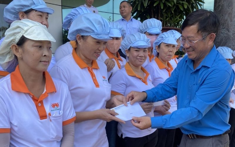 Công ty thương mại nên ưu tiên đồng phục có sự tiện lợi