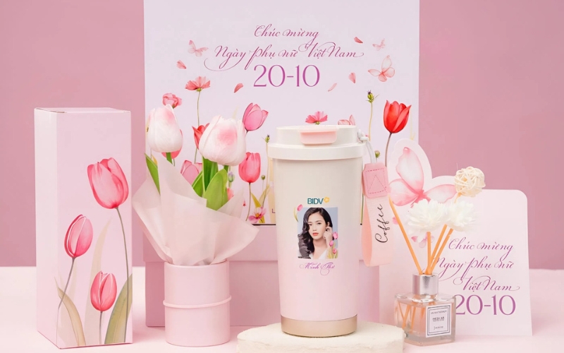 Món quà 20 10 mang dấu ấn thương hiệu sẽ giúp khách hàng ấn tượng và nhó bạn lâu hơn