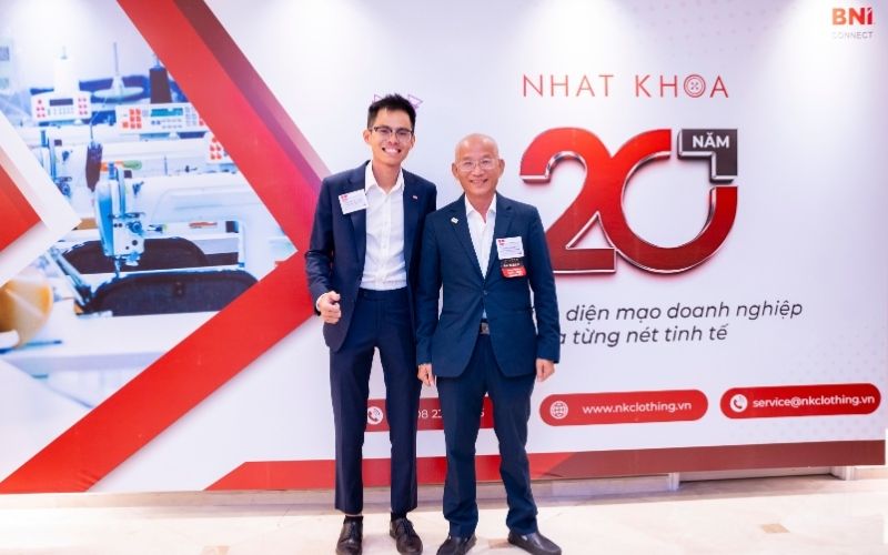 Nhất Khoa giúp bạn học cách mặc áo hoodie