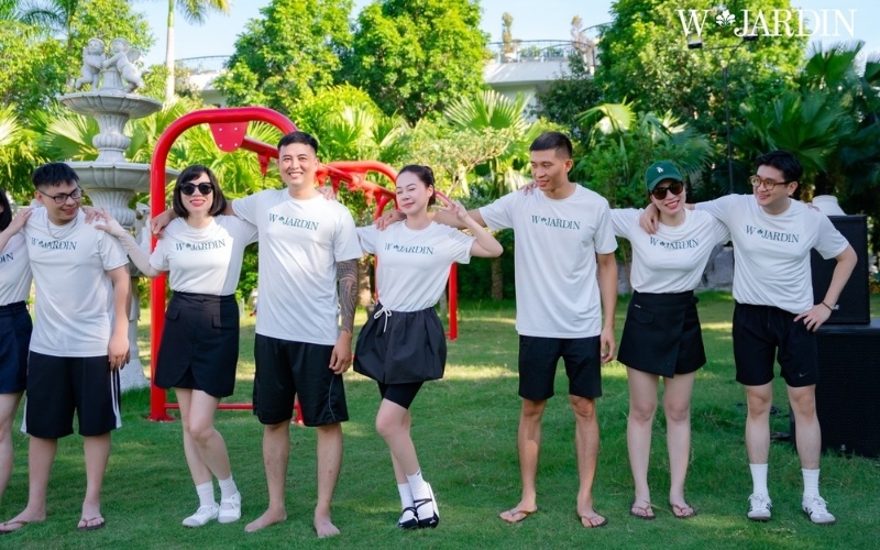 Áo đồng phục thiết kế riêng giúp tạo dấu ấn cho hội nhóm