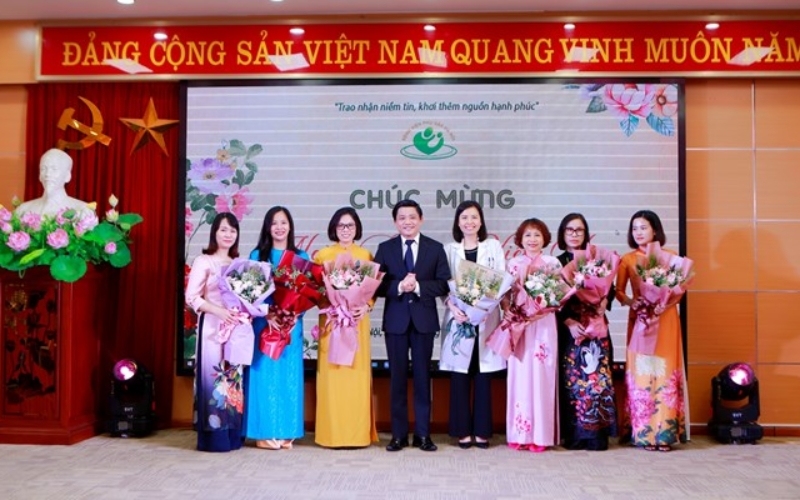 Trong môi trường công sở, ý nghĩa 20 10 giúp tôn vinh những đóng góp của nhân viên nữ