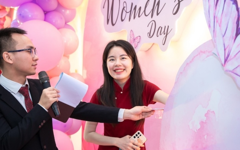 Trò chơi đố vui với các câu hỏi về ngày 20 10 giúp tạo không khí vui vẻ