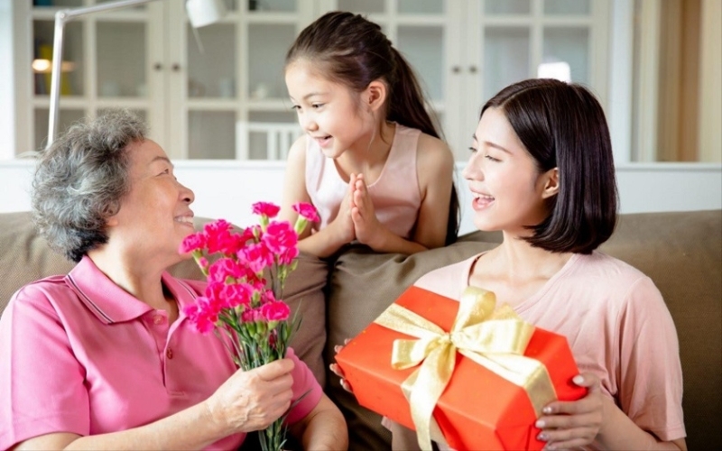 Việc chọn quà 20 10 phù hợp với từng người sẽ thể hiện tự tinh tế của người tặng