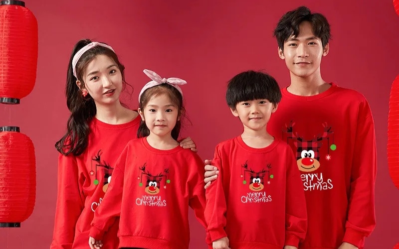 Hình in trên áo đồng phục Giáng sinh cần sắc nét và bền màu