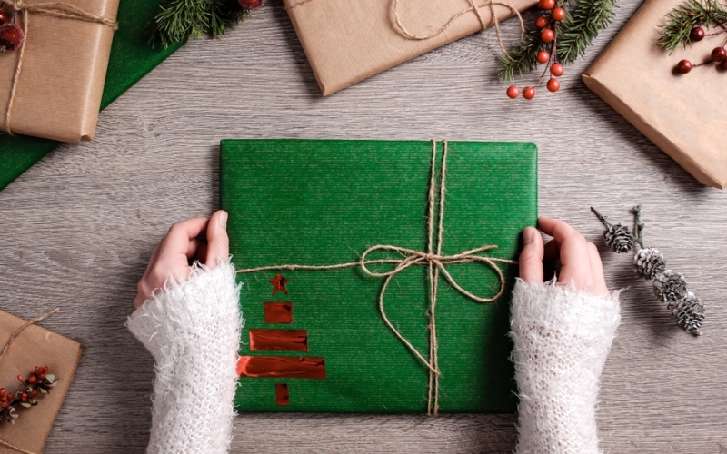 Bạn cần chú ý gói quà Giáng sinh cẩn thận và chỉn chu