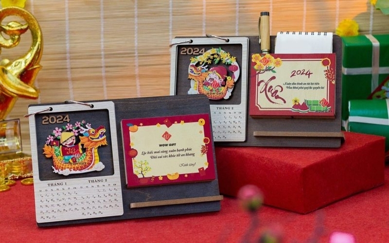 Lịch để bàn rất phù hợp để làm quà tặng Giáng sinh cho đồng nghiệp trong dịp cuối năm