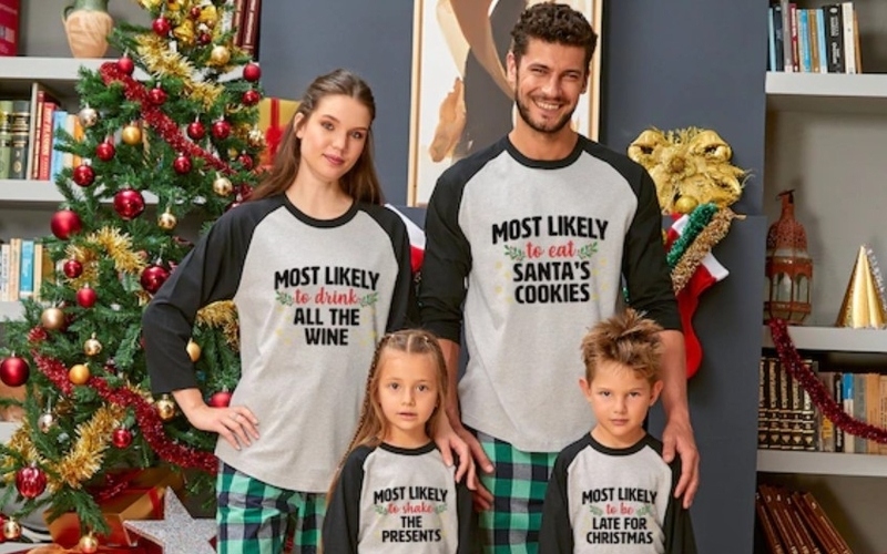 Mẫu áo thun Giáng sinh raglan