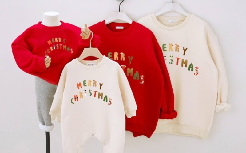 Mẫu áo thun Giáng sinh Typography tập trung vào vẻ đẹp của con chữ