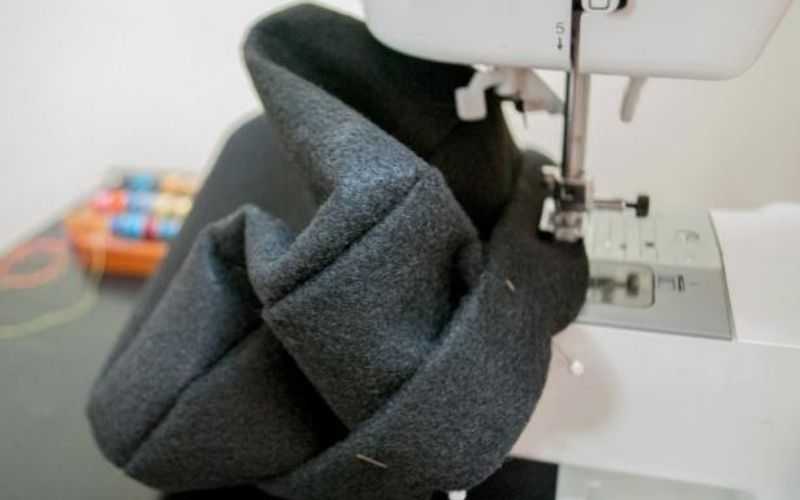 Sản phẩm nghề may còn mở rộng sang các phụ kiện đi kèm như mũ nón