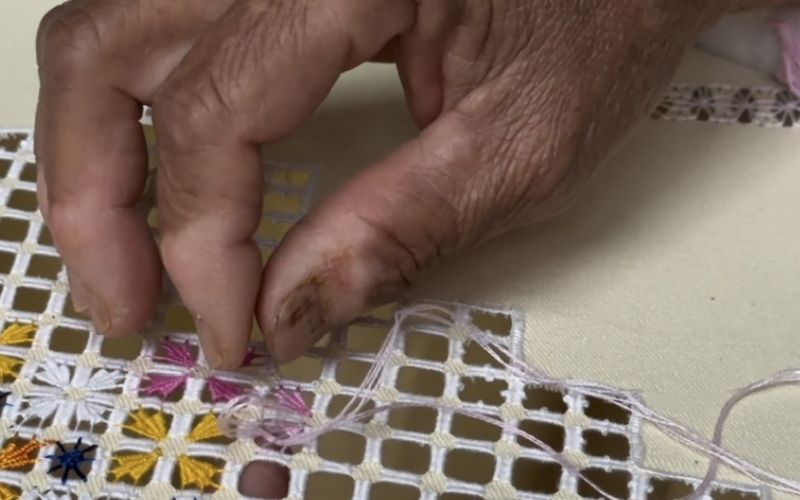 Mối quan hệ mật thiết giữa nghề may và nghề thêu rất chặt chẽ với nhau