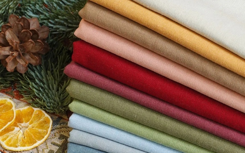 Vải linen là chất liệu thích hợp để may bộ đồ công sở cho mùa hè