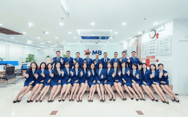 Bộ vest công sở giúp tăng cường sự gắn kết giữa các thành viên trong công ty