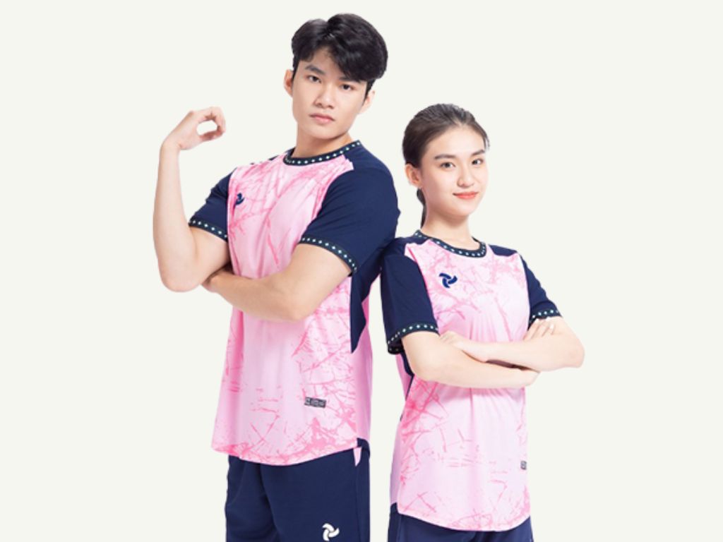 The latest logo-free football jerseys typically feature youthful and modern designs