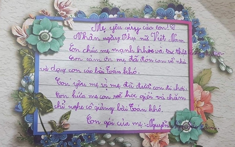 Bài thơ 20 10 được viết tay nắn nót trên tấm thiệp sẽ là món quà vô giá dành tặng người thân