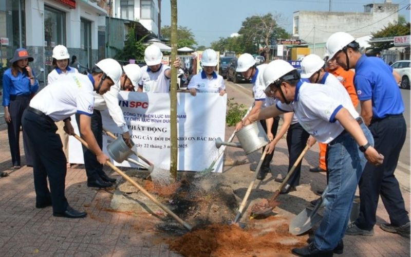 The polo shirt design is both professional and dynamic.