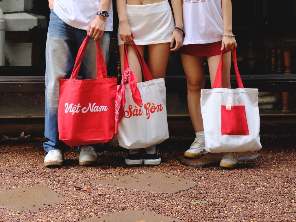 What is a tote bag? A tote bag is a large handbag with two parallel handles