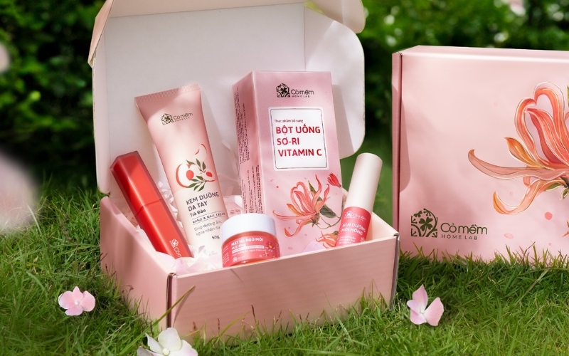 Set mỹ phẩm dành tặng bạn gái dịp 20 10