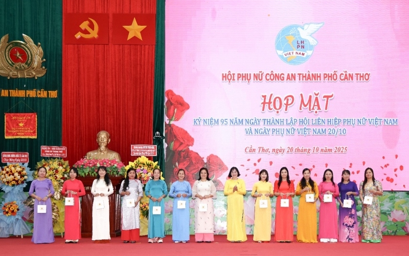 20/10 ngày nay là dịp để tôn vinh những người phụ nữ hiện đại thành công trên mọi lĩnh vực