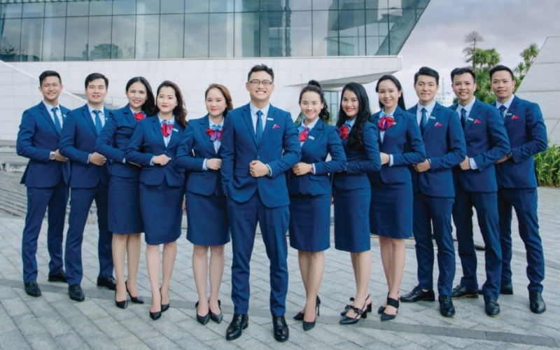 Việc may vest đồng phục công sở giúp xây dựng hình ảnh chuyên nghiệp cho doanh nghiệp
