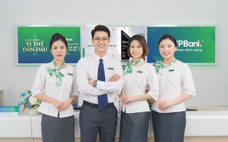 Việc đầu tư vào đồng phục thời trang công sở giúp xây dựng hình ảnh thương hiệu hiện đại