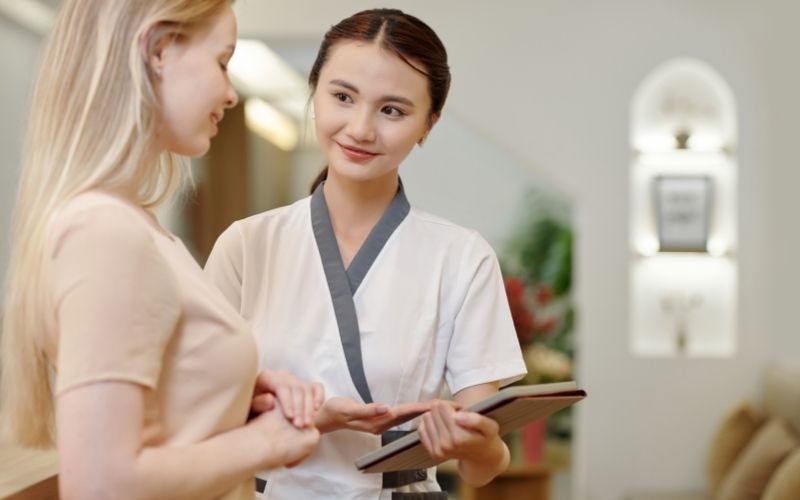Chất liệu vải được chọn cần có bề mặt trơn mịn, ít bám bụi