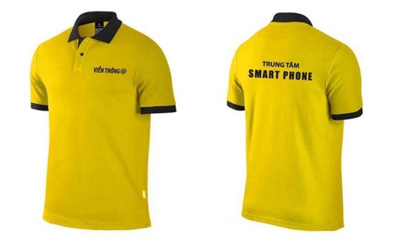 Chi tiết cổ áo màu đen giúp thu hút ánh nhìn lên phần trên khuôn mặt