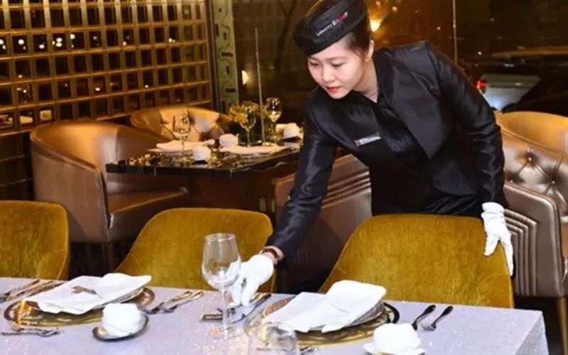 Mỗi chiếc áo trước khi xuất xưởng đều phải trải qua khâu kiểm tra chất lượng