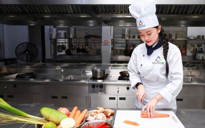 Chiếc mũ trở thành điểm chạm thương hiệu ngay tầm mắt khách hàng