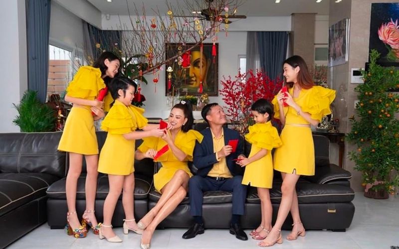 Ảnh chụp các mẫu trang phục du xuân thanh lịch cho 3 ngày Tết