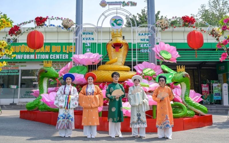 Gợi ý bảng màu áo khai xuân cát tường cho 12 con giáp