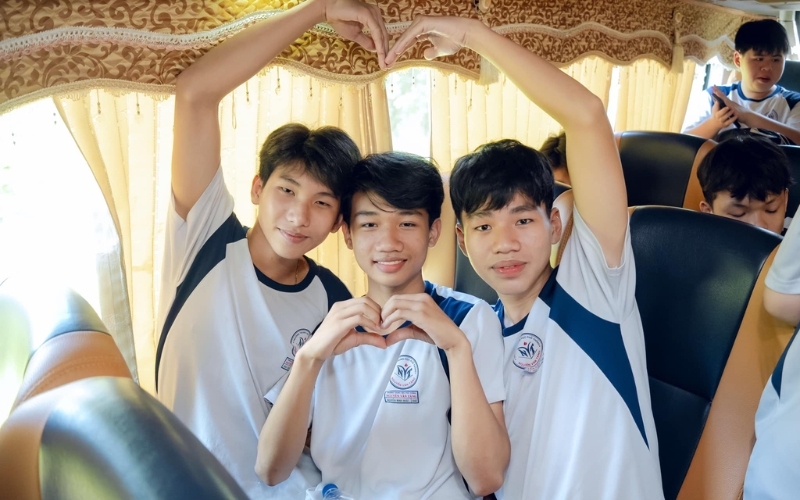 Mẫu đồng phục thể dục trường THPT Nguyễn Văn Tăng