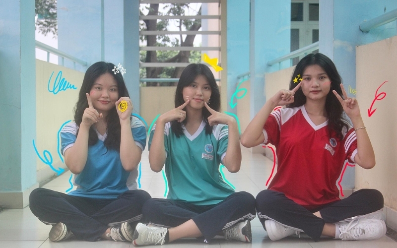 Đồng phục thể dục trường Trần Phú TPHCM có ba màu dành cho ba khối