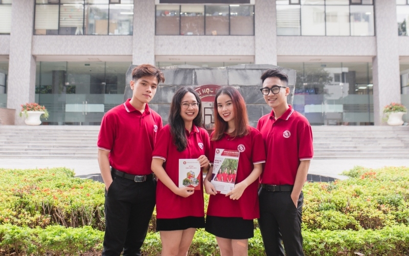 Đồng phục trường đại học Ngoại thương có thiết kế trẻ trung và năng động