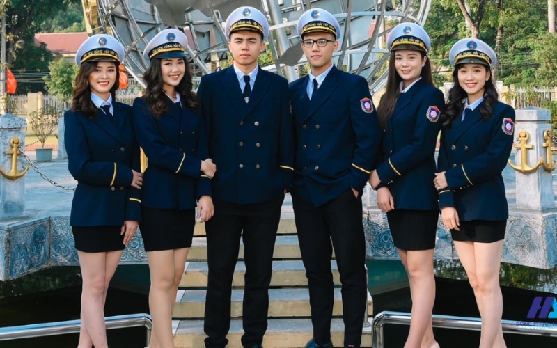 Đồng phục trường đại học Hàng hải Việt Nam có thiết kế đặc biệt ấn tượng