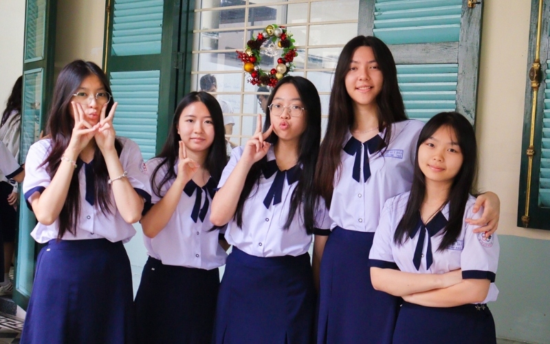 Đồng phục trường Lê Quý Đôn TPHCM chính khóa cho nữ